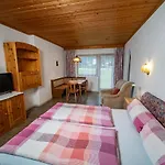 Apartmenthaus Donnerrose * Лойташ