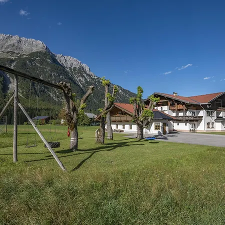 Apartmenthaus Donnerrose * Лойташ