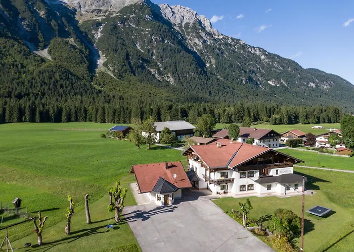 Appartmenthaus Donnerrose Apartment Leutasch